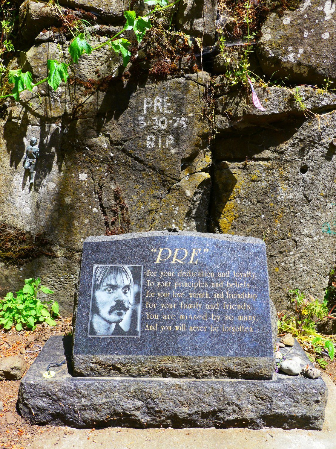 Close-up of the Pre’s Rock memorial plaque with Pre’s engraved portrait, 2016